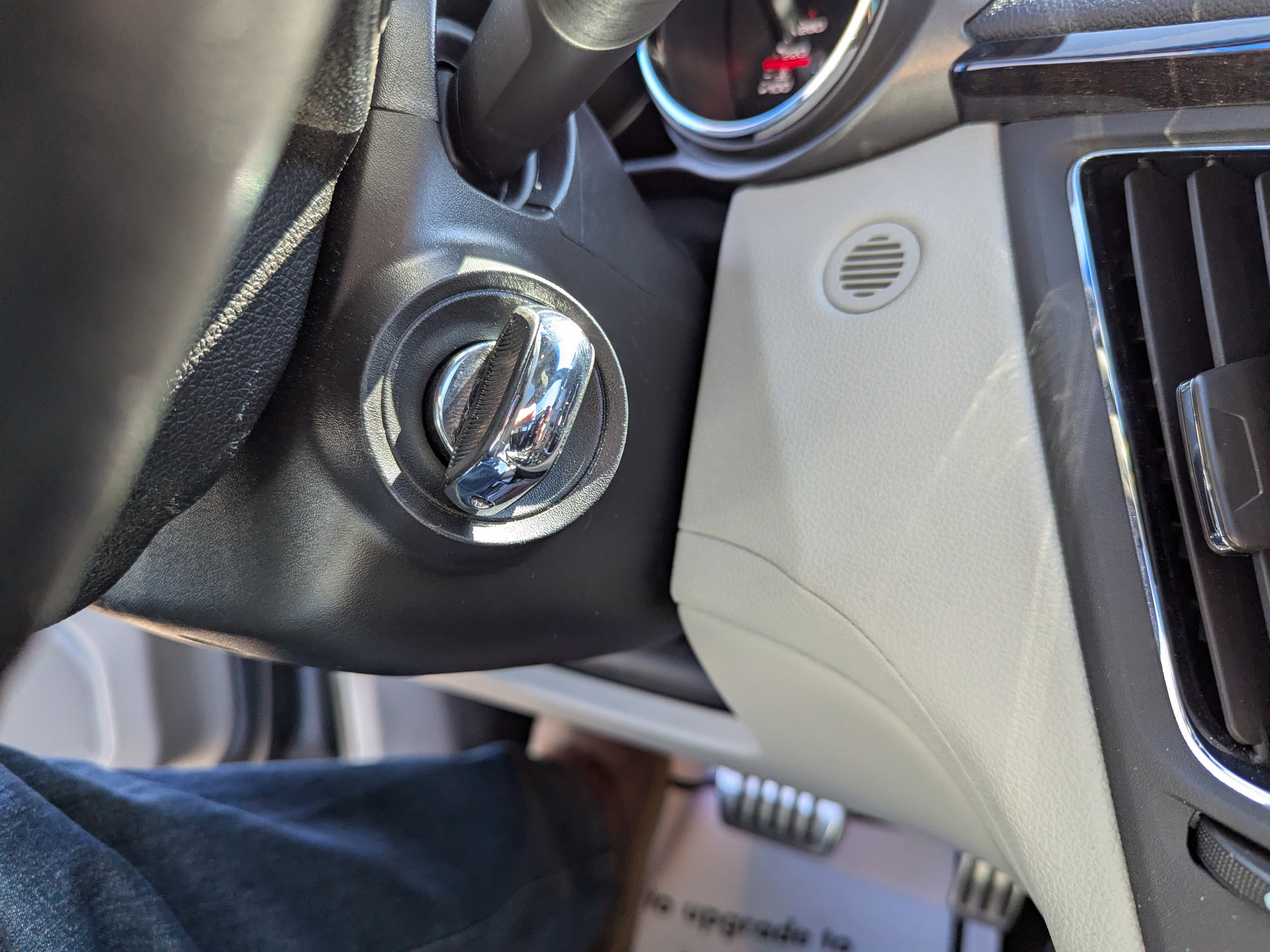 2013 Cadillac CTS-V Coupe V - Photo 18