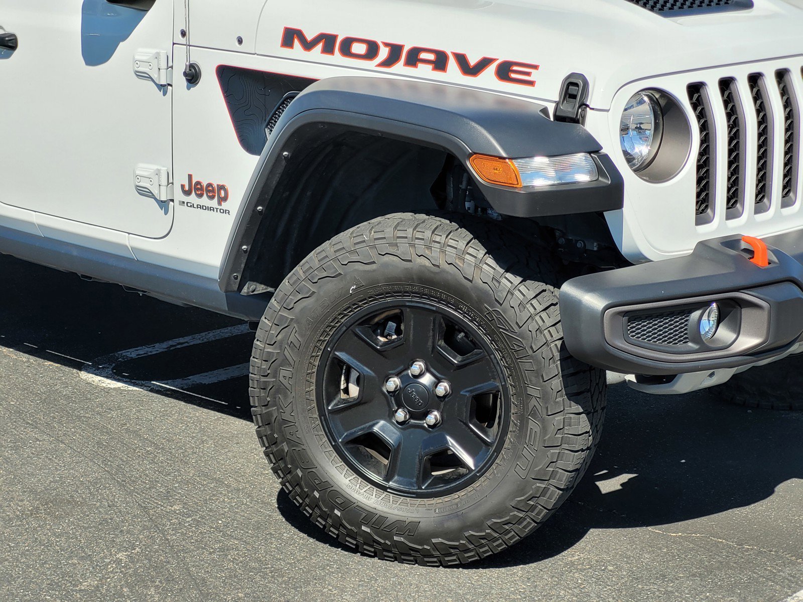 Used 2023 Bright White Clearcoat Jeep Mojave image 9