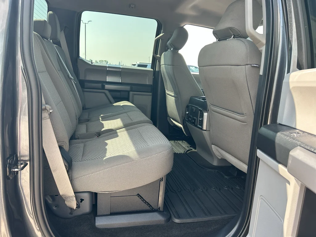 Used 2017 Magnetic Metallic Ford XLT image 21