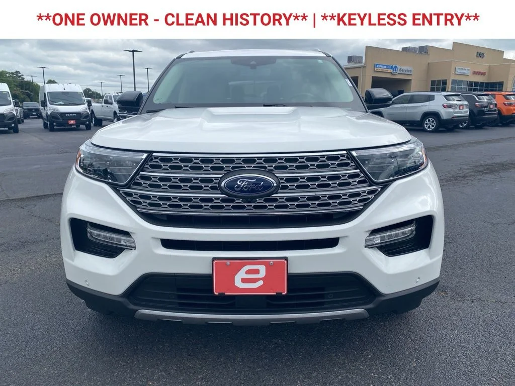 Used 2023 White Ford Limited image 2