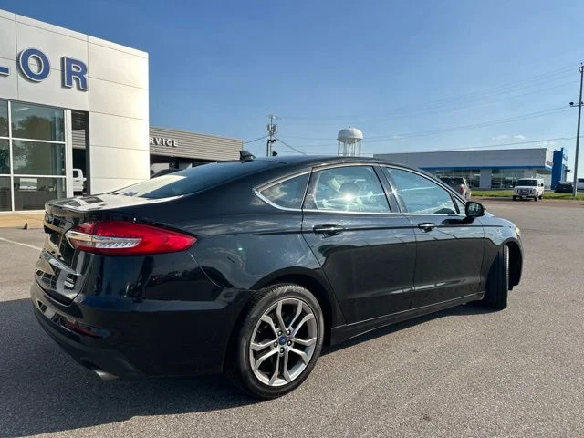 Used 2020 Agate Black Metallic Ford SEL image 18