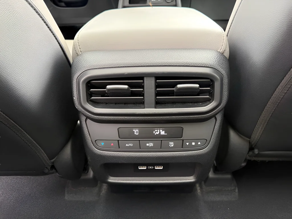 2023 Honda Pilot Touring - Photo 35