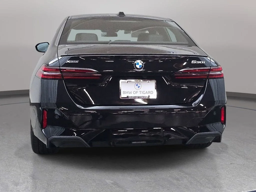 Used 2026 Black Sapphire Metallic BMW 530i xDrive image 7