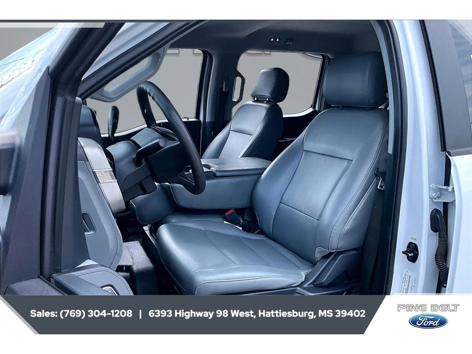 Used 2023 Oxford White Ford XL image 19