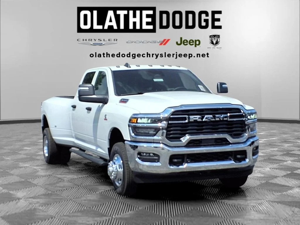 New 2026 Bright White Clear-Coat Exterior Paint RAM Tradesman image 28