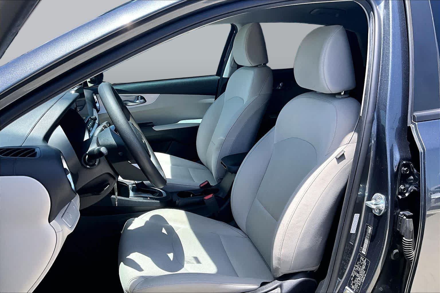Used 2022 Gravity Gray Kia LXS image 8