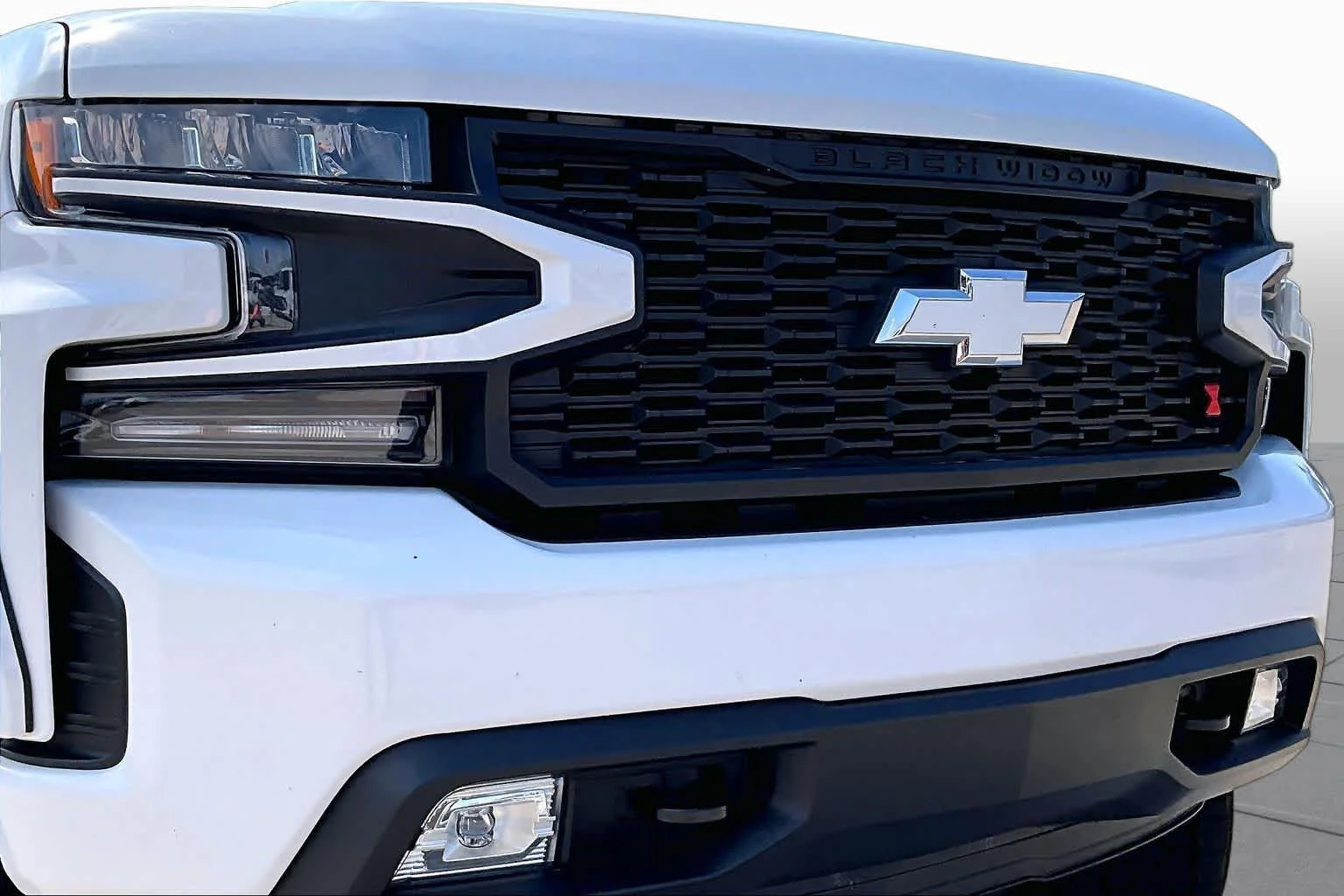 Used 2022 Summit White Chevrolet RST image 24