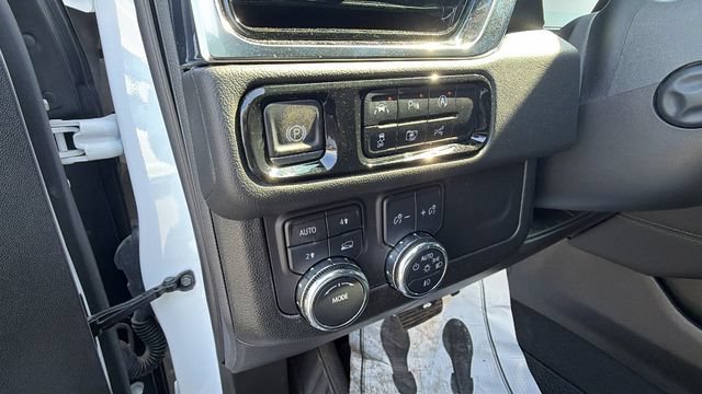Certified Used 2025 Summit White GMC Denali image 18