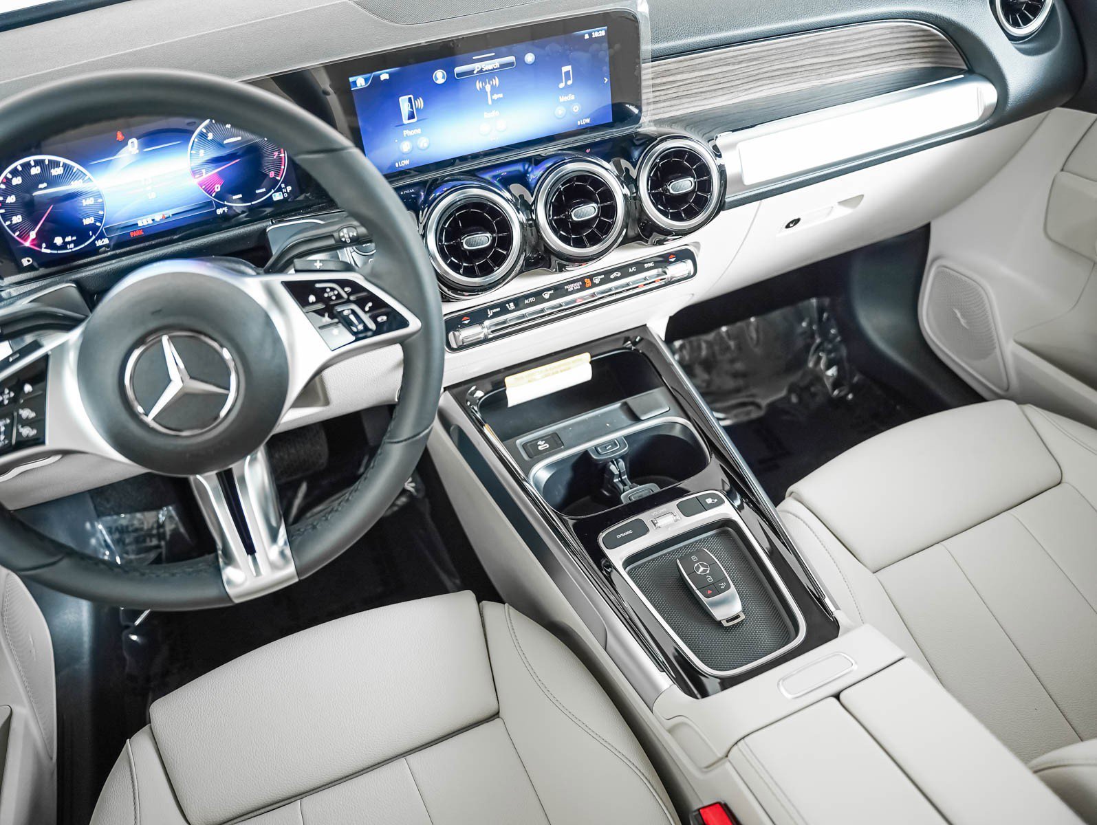 New 2026 Night Black Mercedes-Benz GLB 250 image 17
