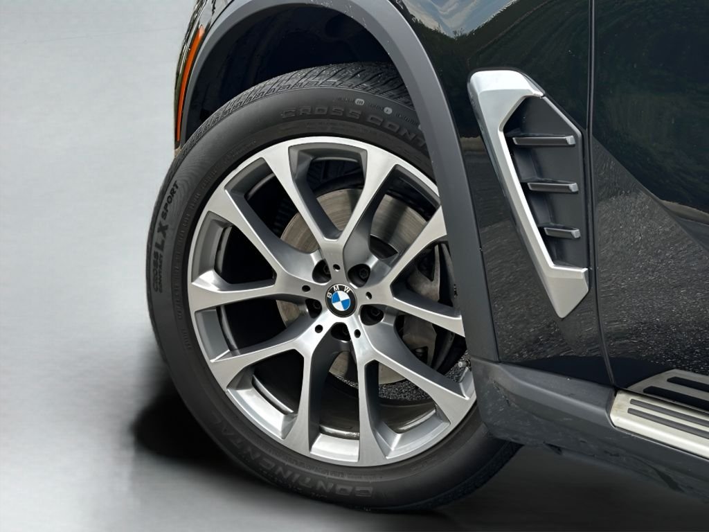 Used 2026 Black Sapphire Metallic BMW xDrive40i image 26