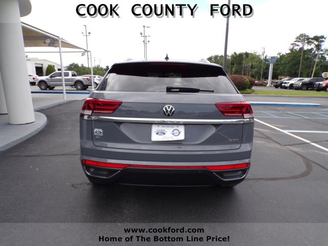 Used 2021 Pure Gray Volkswagen 2.0T SE w/Technology image 10