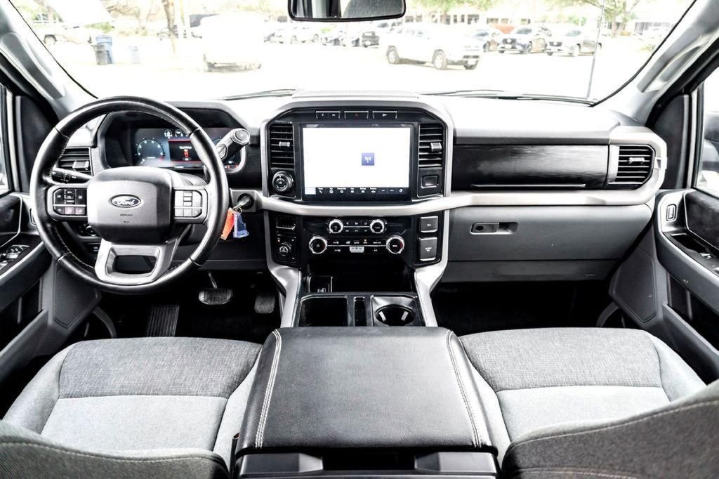 Used 2024 Silver Ford XLT image 29