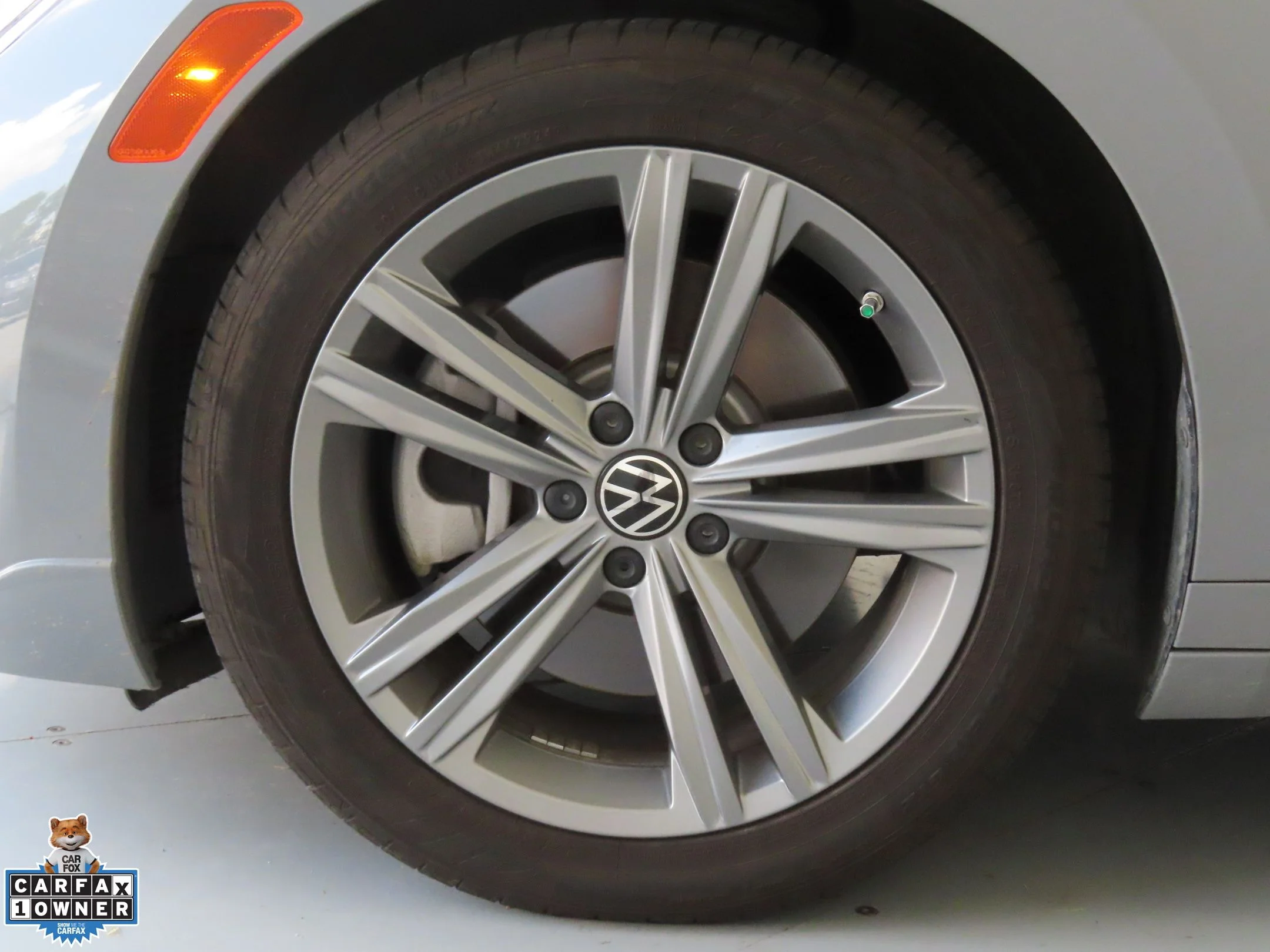 Used 2023 Gray Volkswagen 2.0T SE R-Line image 28