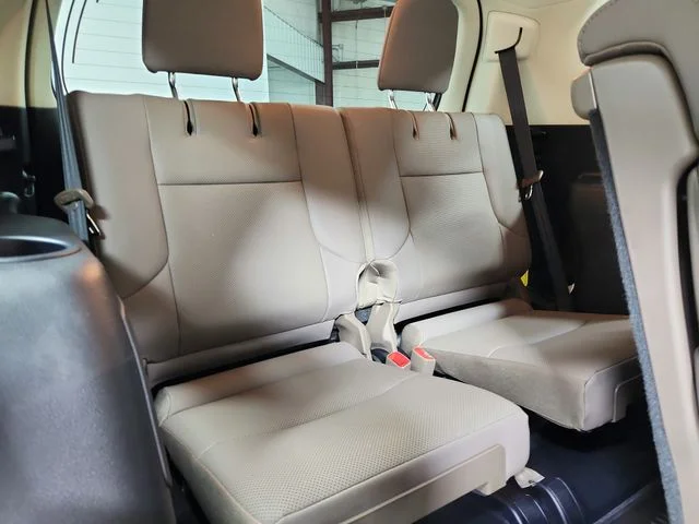 Used 2023 Silver Lexus 460 image 46