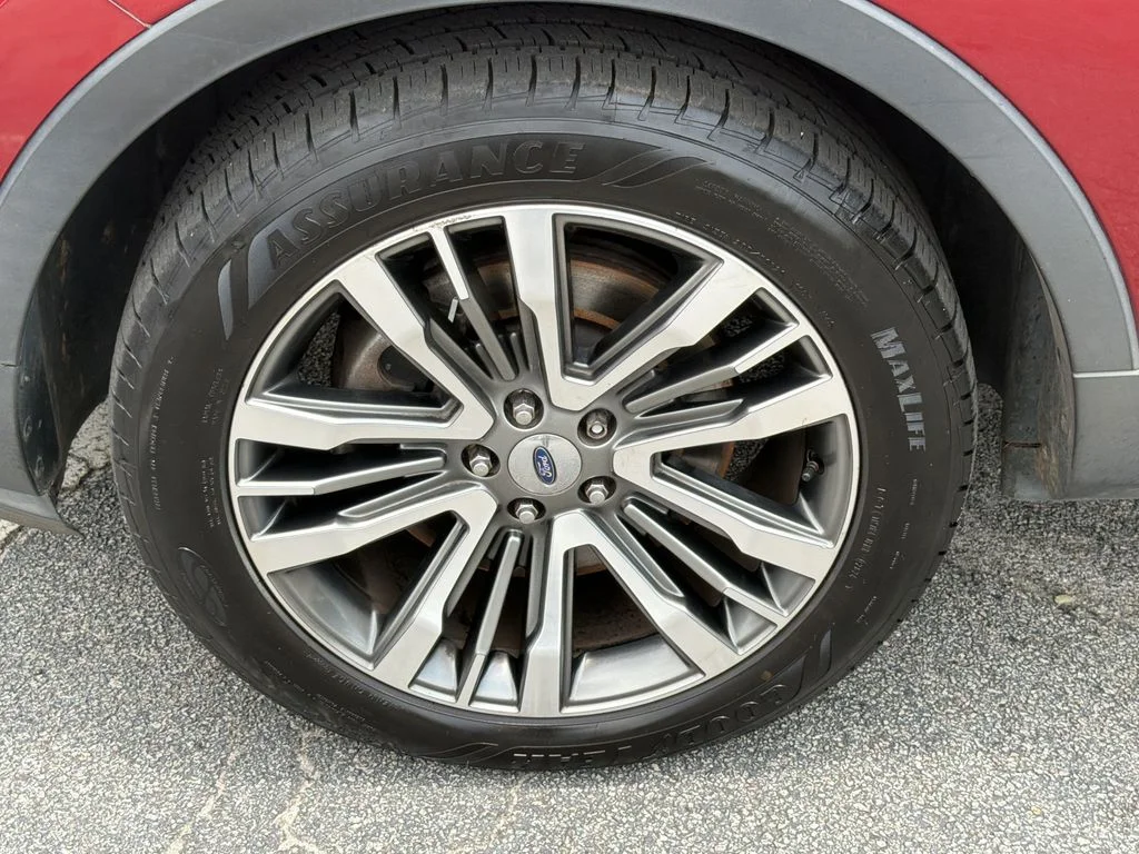Used 2018 Red Ford Platinum image 12