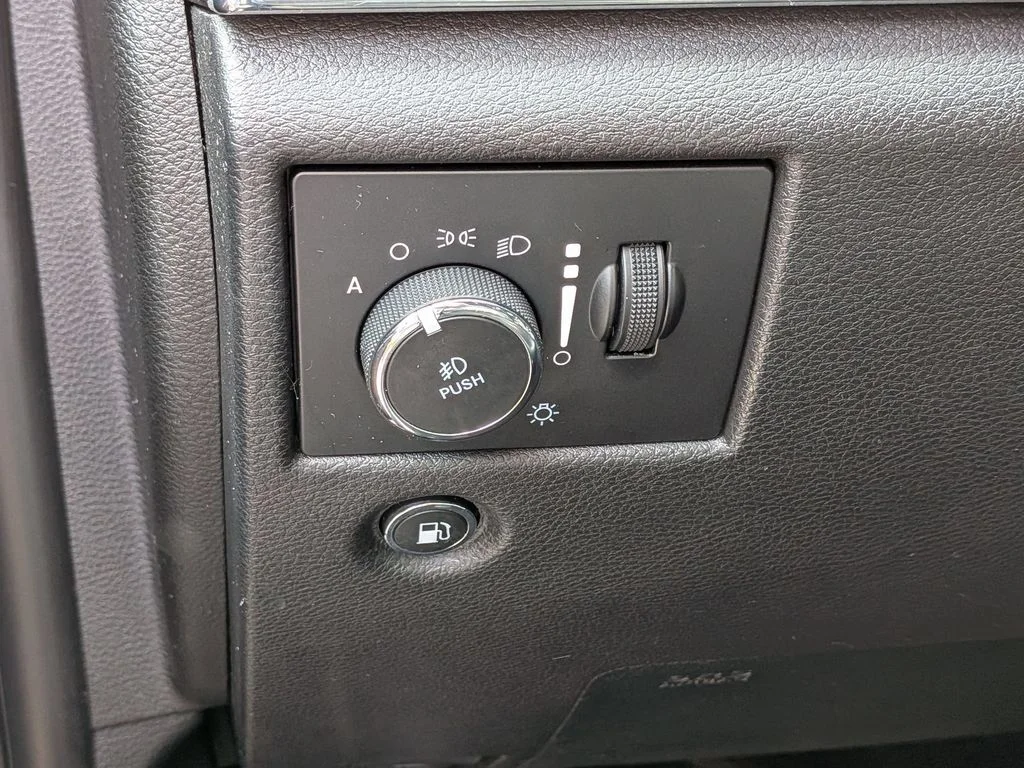 Used 2021 Blue Jeep Limited image 16