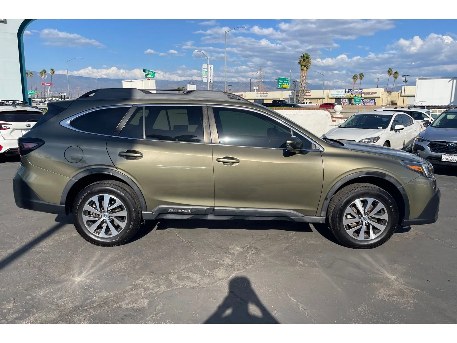 Used 2021 AUTUMN GREEN META Subaru Premium image 7