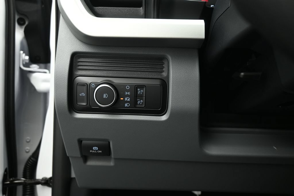 New 2026 Oxford White Ford XL image 9