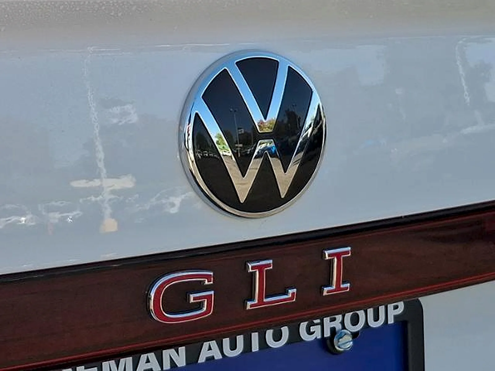 Used 2025 White Volkswagen 2.0T Autobahn image 29