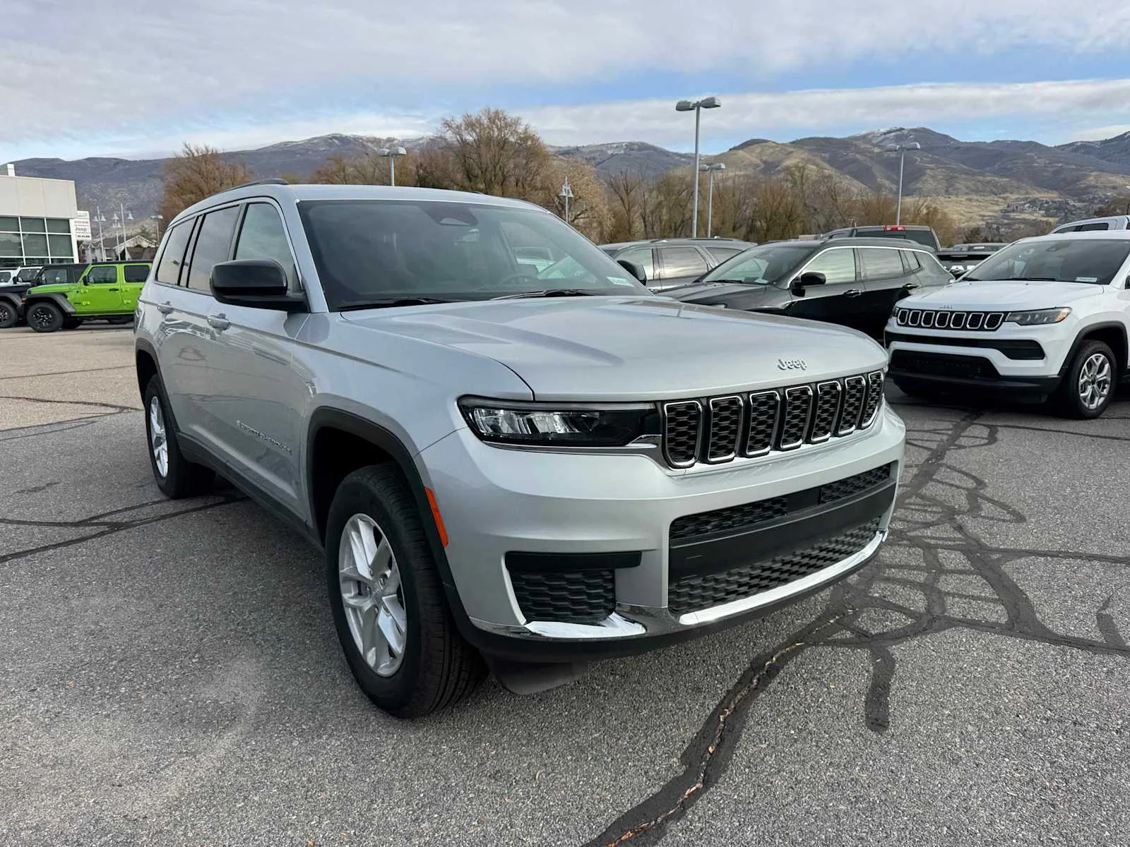 2025 Jeep Grand Cherokee L Laredo - Photo 13