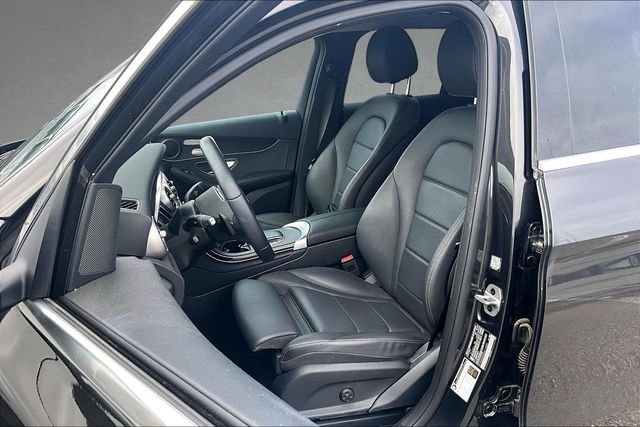 Used 2022 Gray Mercedes-Benz GLC 300 image 25