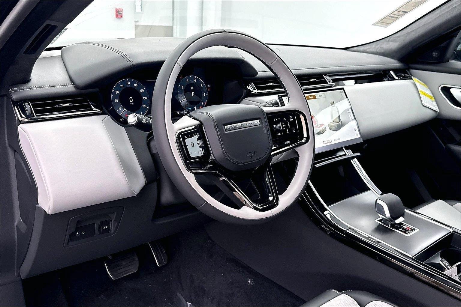 New 2026 Santorini Black Metallic Land Rover Autobiography image 22