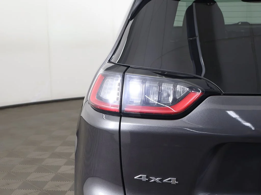 Used 2019 Gray Jeep Limited image 15