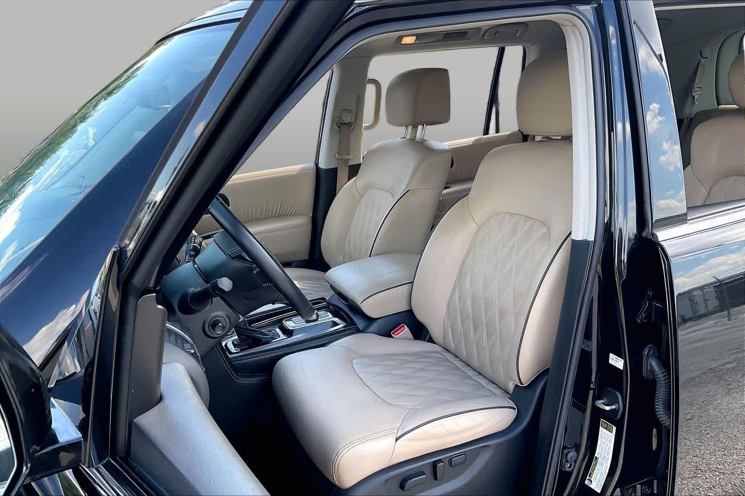 Used 2023 Super Black Nissan Platinum image 8
