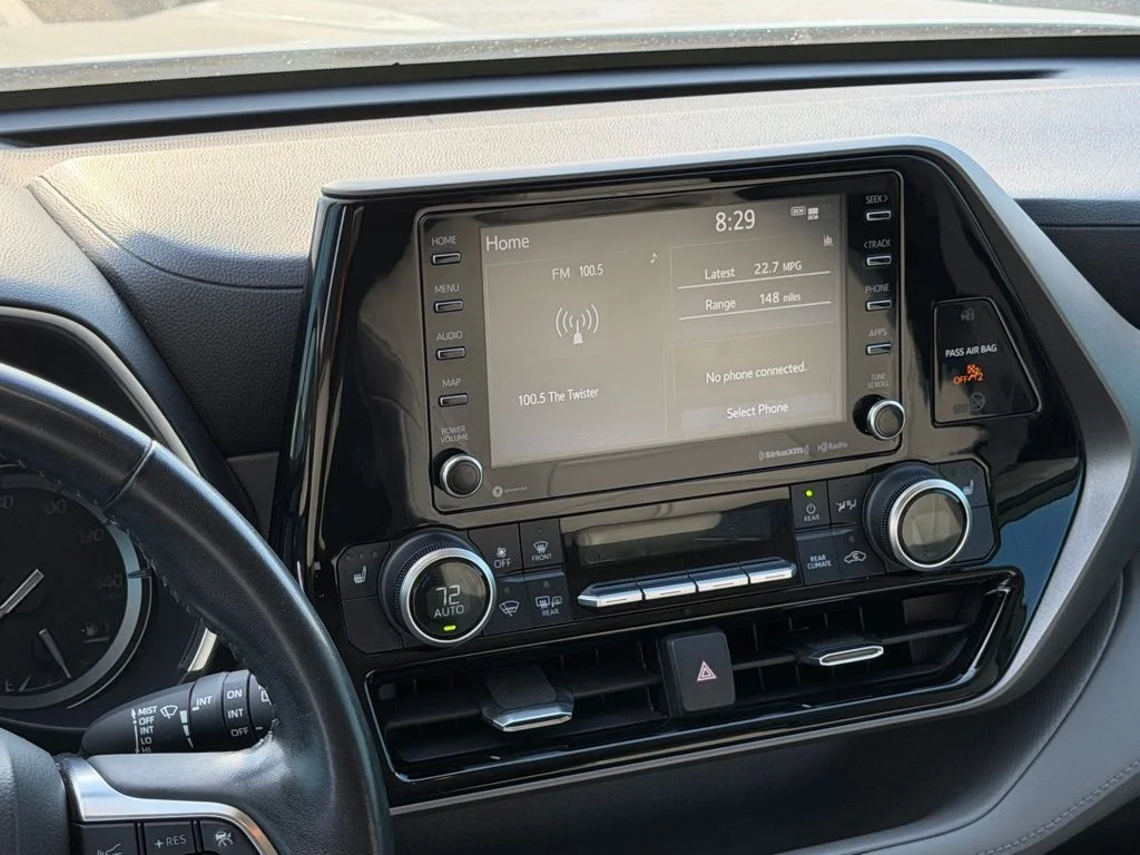 Certified Used 2020 Silver Toyota XLE image 14