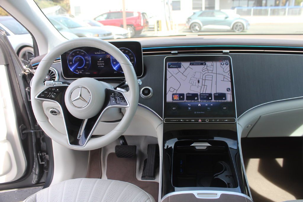 Used 2023  Mercedes-Benz 450 image 24