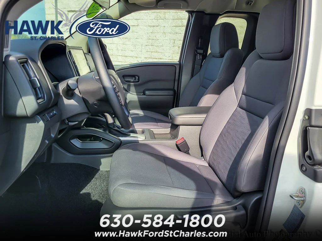 Used 2025 Glacier White Nissan S image 7