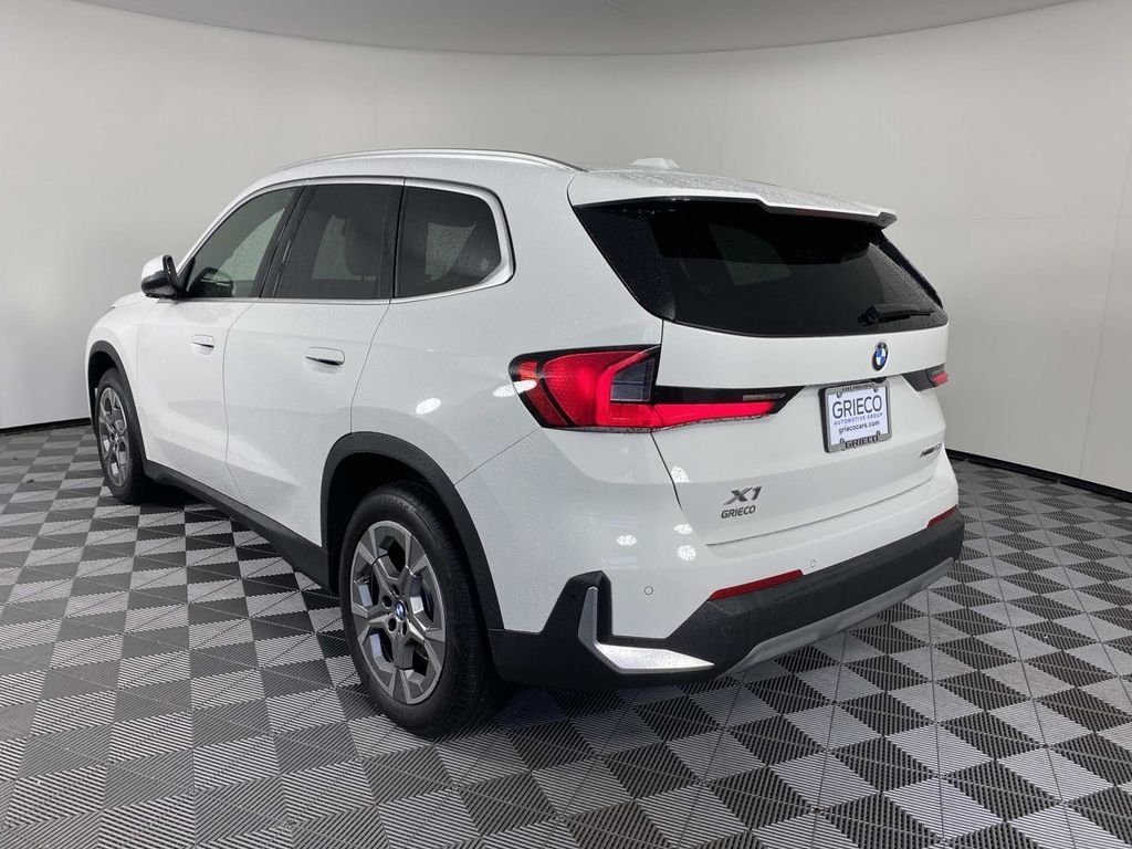 Used 2023 White BMW xDrive28i image 6