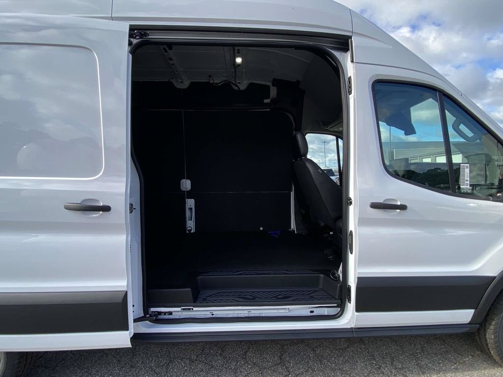 New 2026 Oxford White Ford Cargo Van image 9
