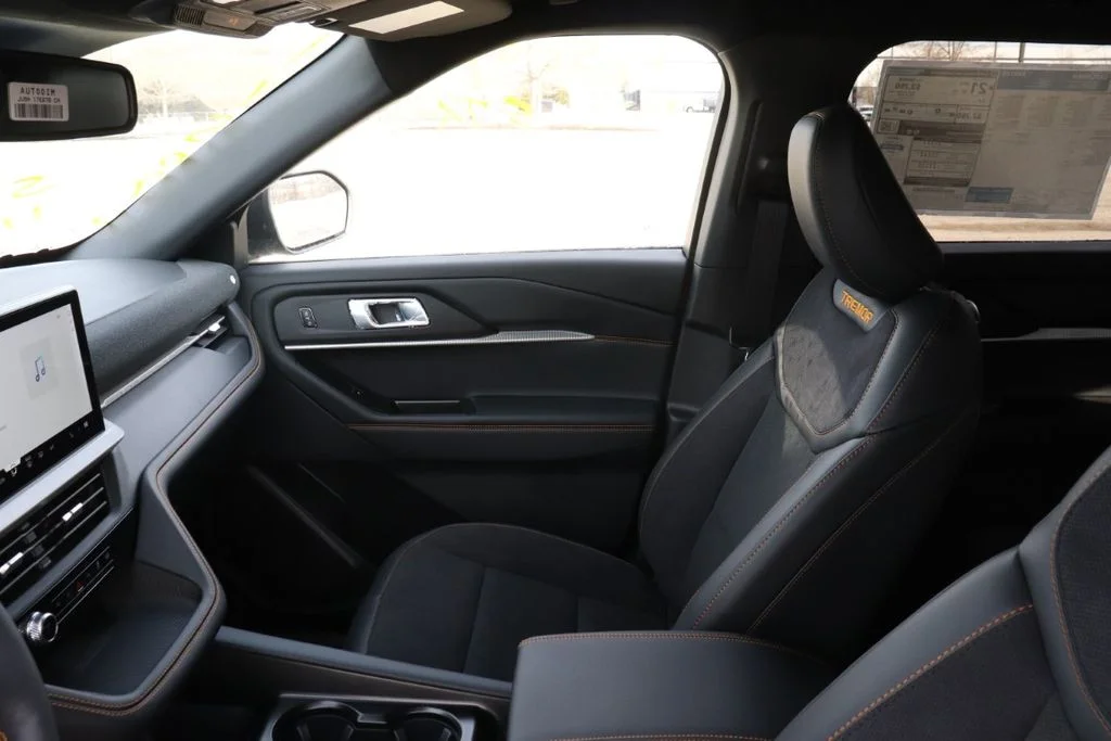 New 2026 Vapor Blue Metallic Ford Tremor® image 14
