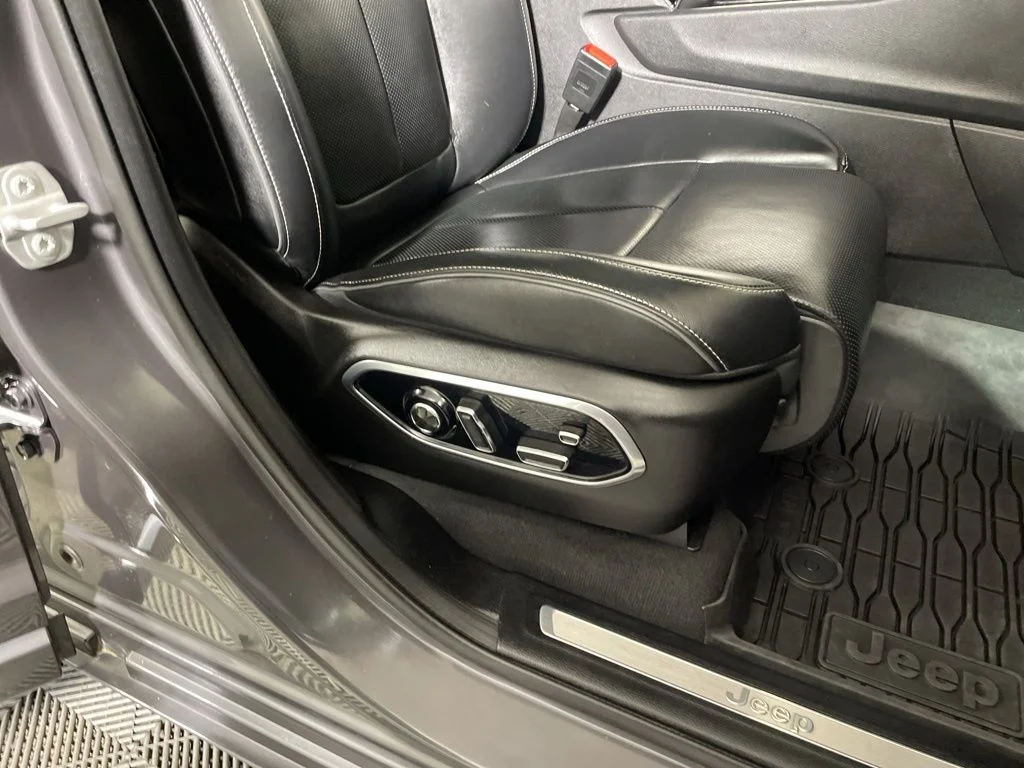 Used 2022 Gray Metallic Jeep Overland 4xe image 24