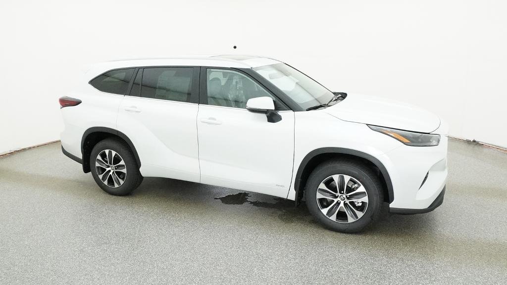 New 2026 Wind Chill Pearl Toyota Hybrid XLE image 12