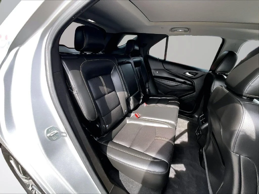 Used 2022 Silver Chevrolet Premier image 28