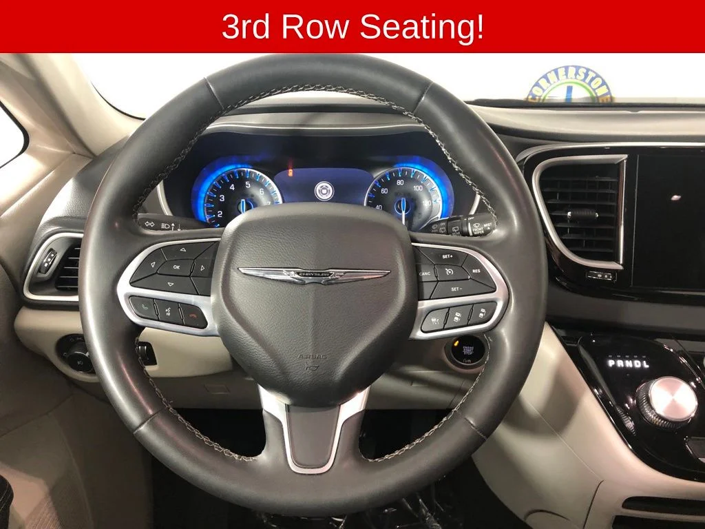 Used 2023 Black Chrysler Touring L image 7