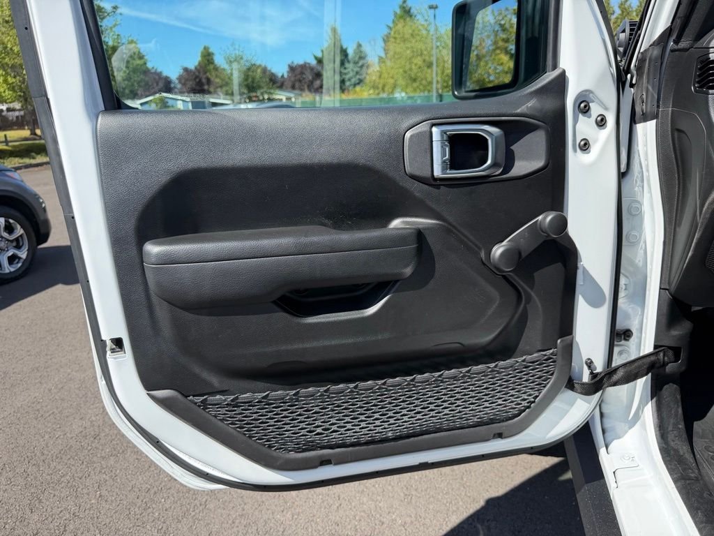 Used 2022 Bright White Clearcoat Jeep Unlimited Sport image 11