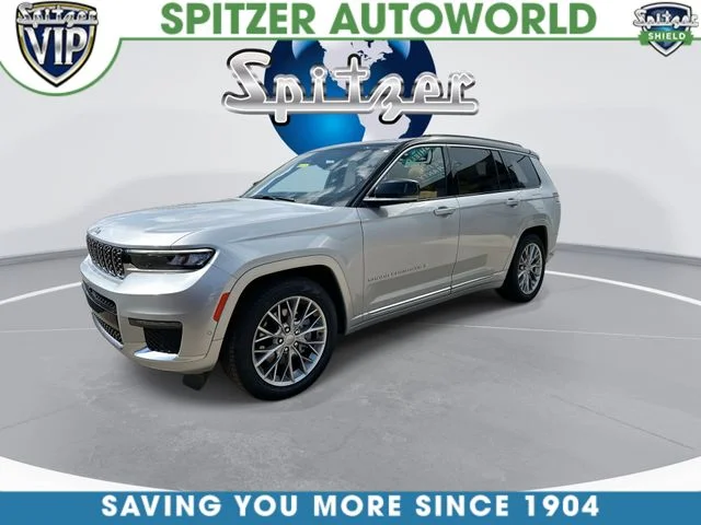 Used 2024 Silver Jeep Summit image 4