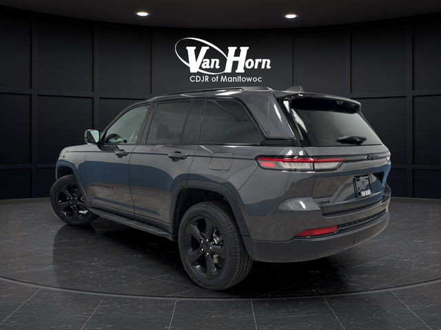 Used 2024 Baltic Gray Metallic Clearcoat Jeep Limited image 5