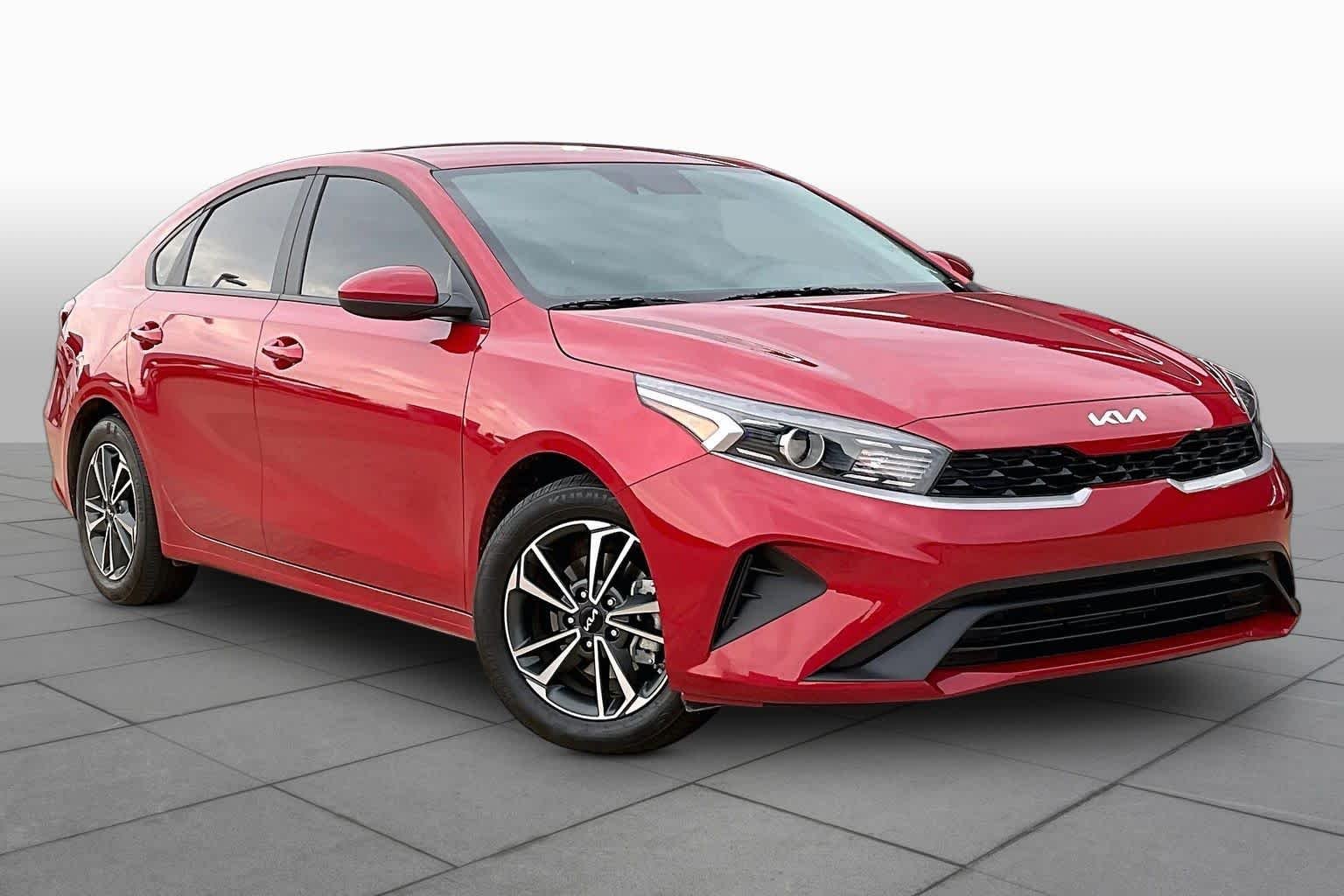 Used 2024 Currant Red Kia LXS image 2