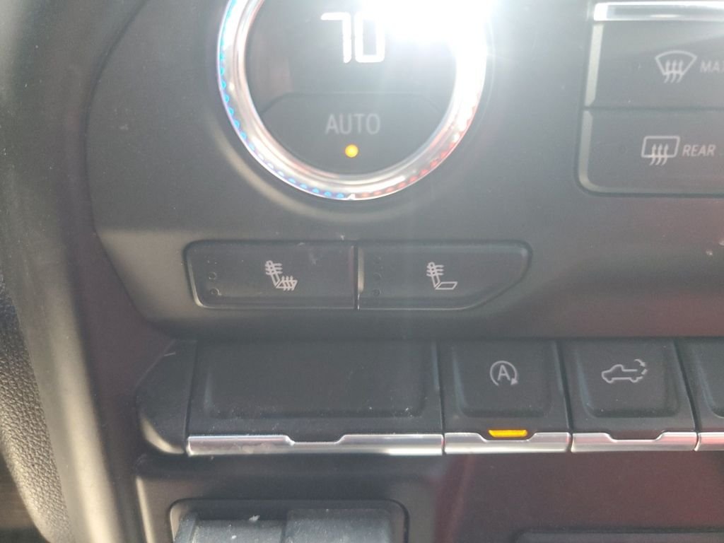 Used 2019  GMC SLE image 25