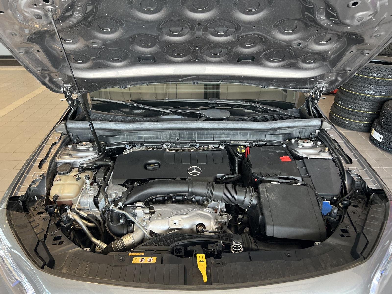 Used 2021 Mountain Grey Metallic Mercedes-Benz GLB 250 image 10