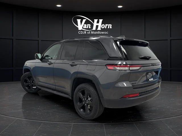 Used 2024 Baltic Gray Metallic Clearcoat Jeep Limited image 5