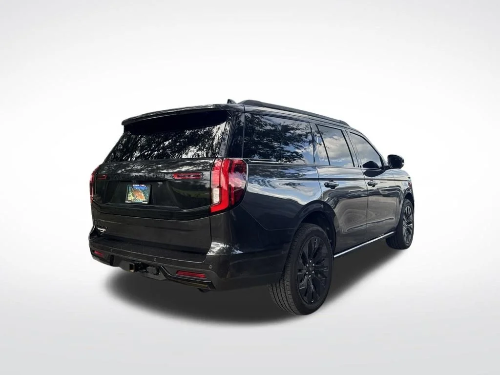 Used 2025 Gray Ford Platinum image 3