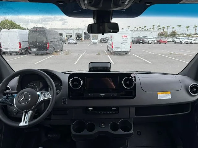 New 2026  Mercedes-Benz Passenger 170 WB image 7