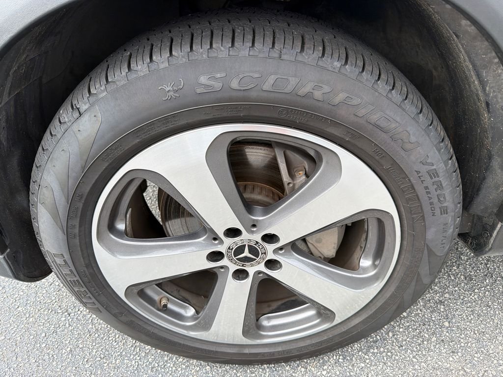 Used 2019  Mercedes-Benz GLC 300 image 11