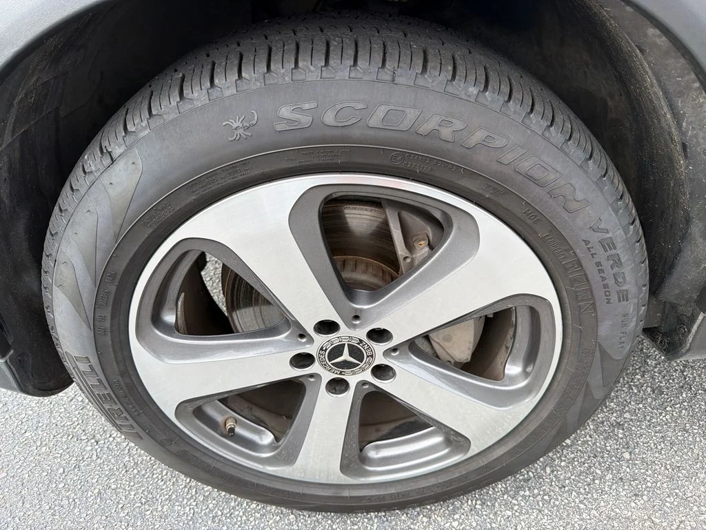 Used 2019  Mercedes-Benz GLC 300 image 11