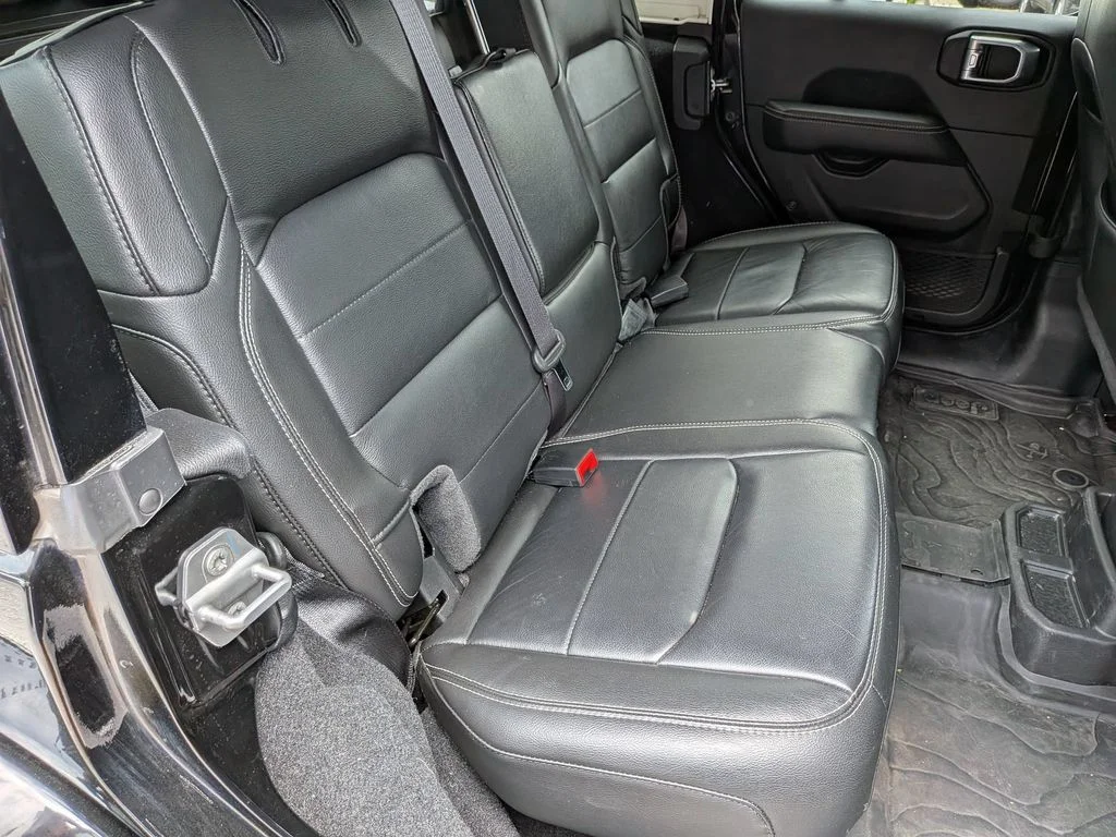 Used 2022 Black Jeep Unlimited Sahara image 26